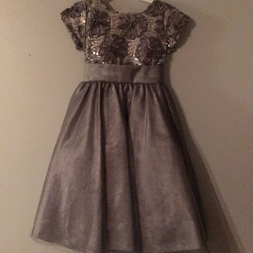 Girls dress